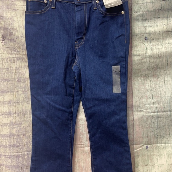 Brand new Woman’s Nine West jeans. Size 2. - Picture 3 of 10